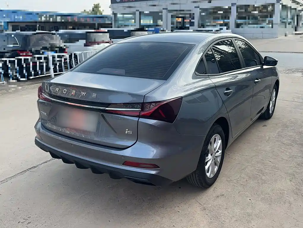 Фото 7 - Roewe i5