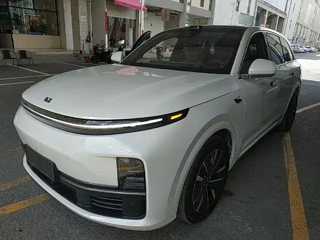 Li Auto L7 2025