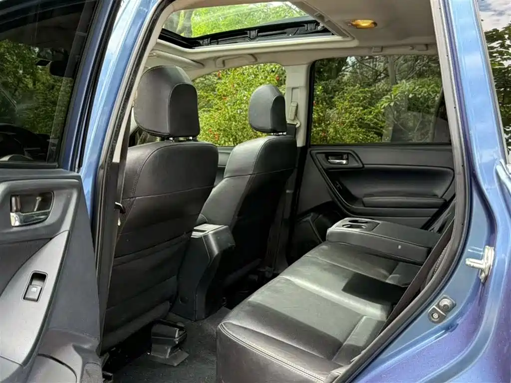Subaru Forester 2013 2.5i Automatic Luxury Edition фото 8