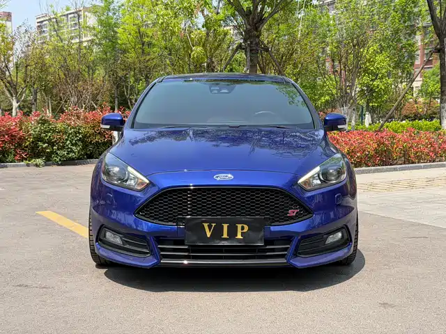 Ford Focus (Import) 2018 2.0T ST Standard