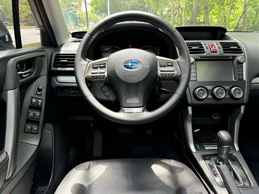 Subaru Forester 2013 2.5i Automatic Luxury Edition фото 9