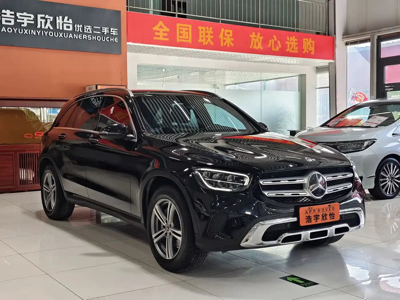 MERCEDES-BENZ GLC