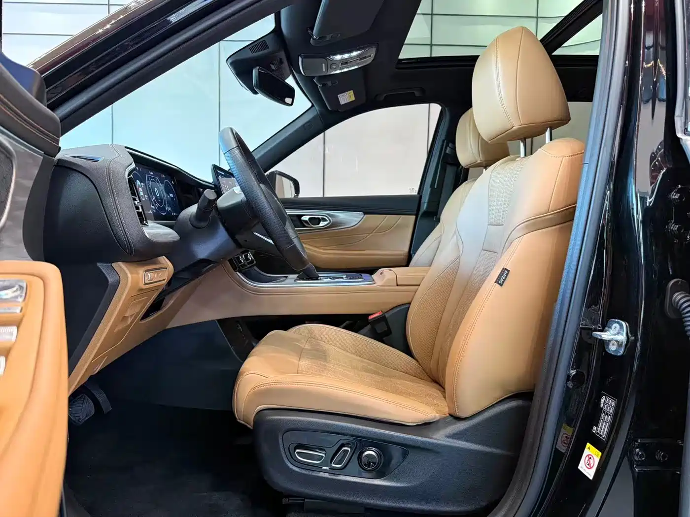 GAC Trumpchi Trumpchi GS8 2025 Pilot Series 2.0TGDI 2WD Luxury Edition 5-seater фото 5
