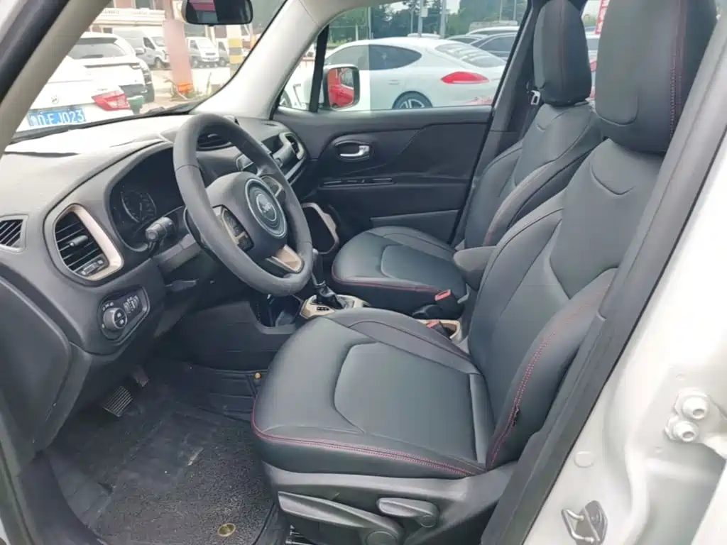 Jeep Renegade 2018 2018 Connected Large Screen Edition 180T Automatic High Energy