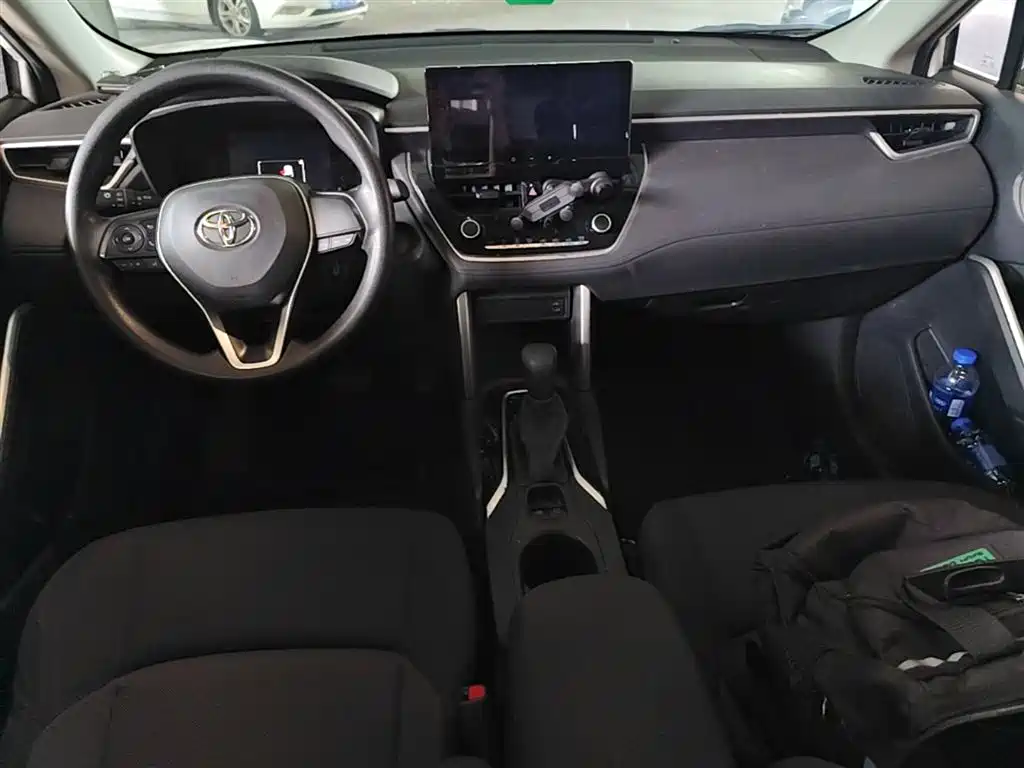Toyota Frontlander 2023 2.0L CVT Elite Edition фото 16