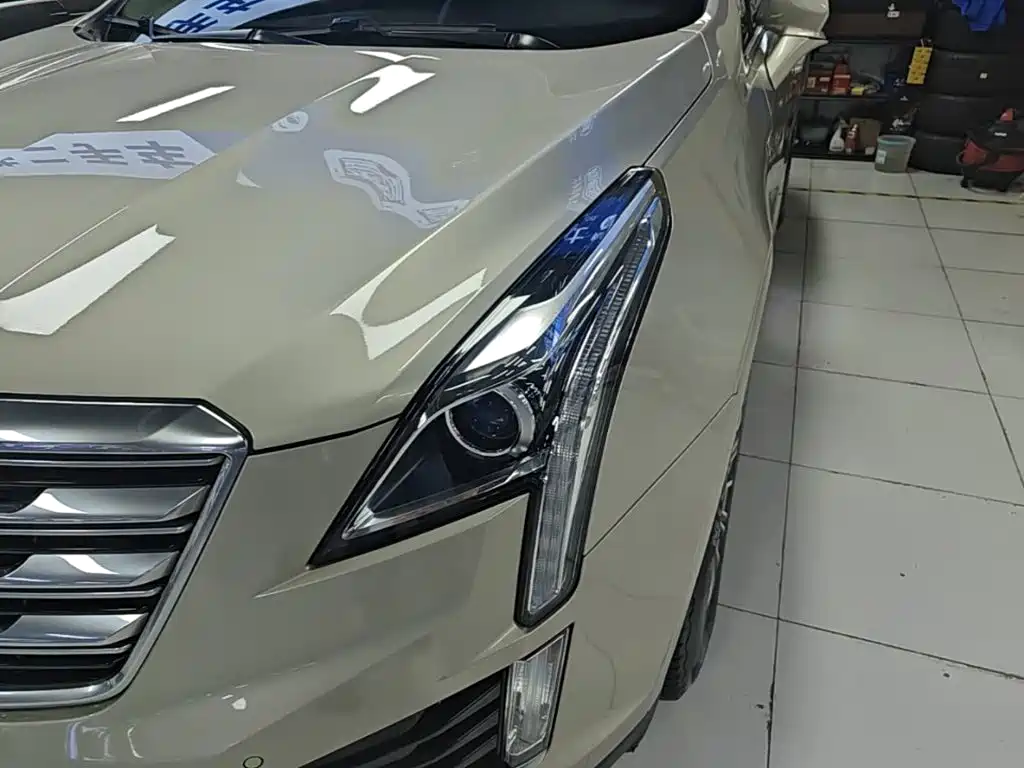 Cadillac XT5 2016 2016 25T Luxury Model