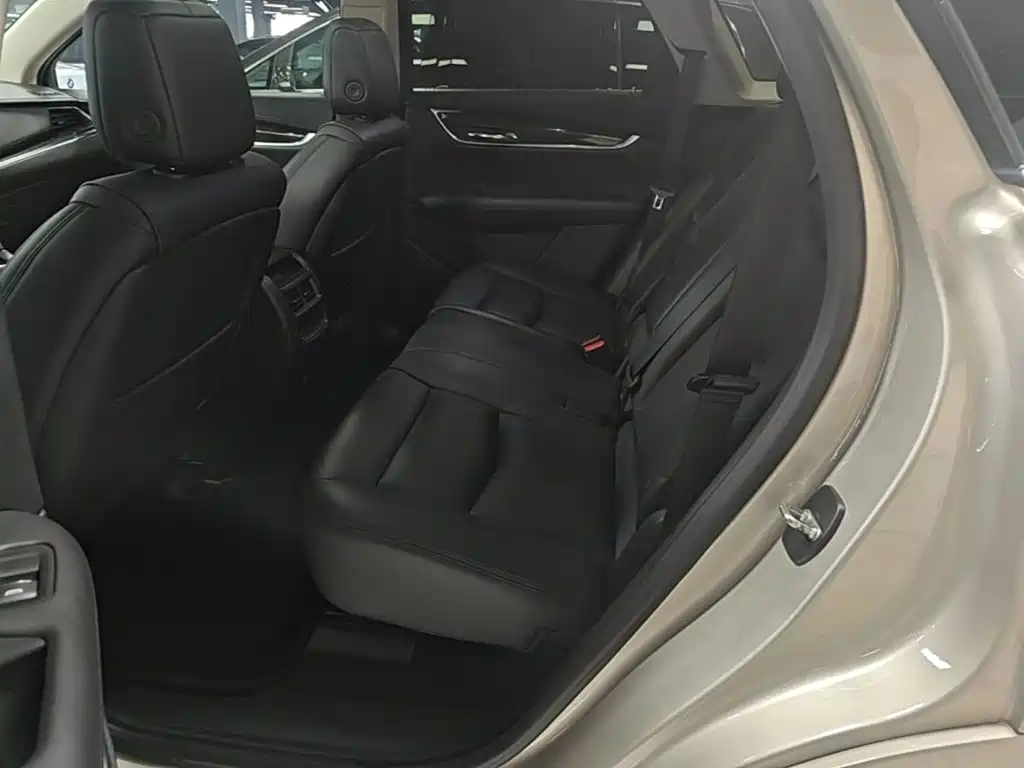 Cadillac XT5 2016 2016 25T Luxury Model