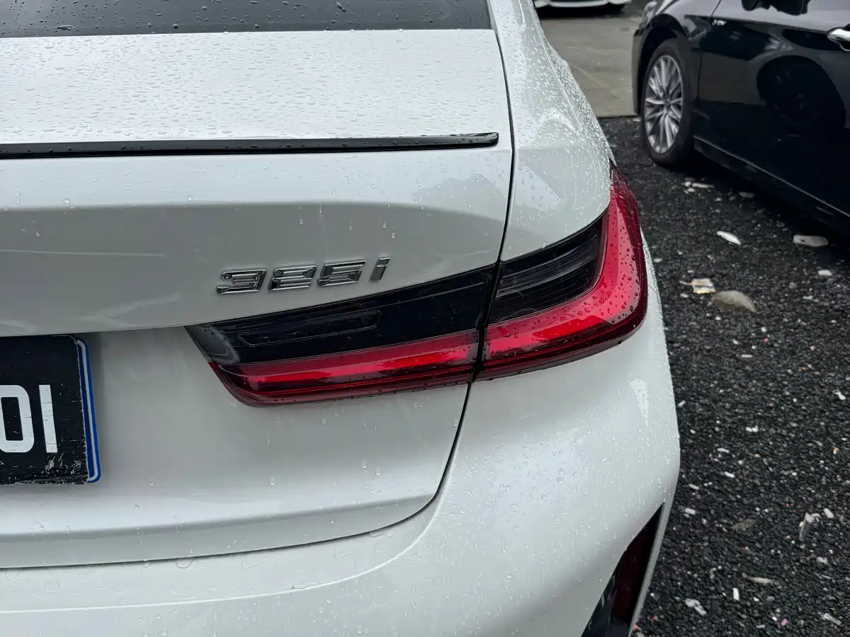BMW 3 Series 2023 325i M Sport Black Night Package фото 20
