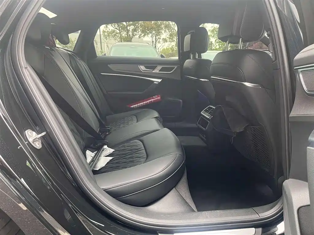 Audi A6L 2025 45 TFSI Premium Sport фото 10