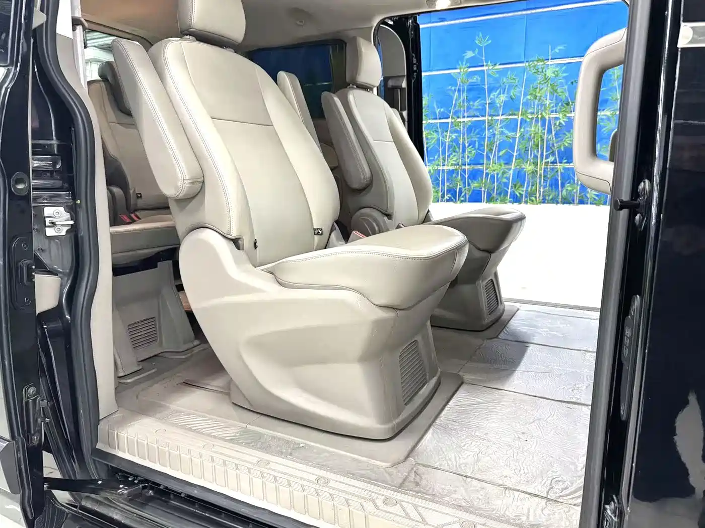 Ford Tourneo 2018 2017 2.0T Automatic Smart Elite Edition