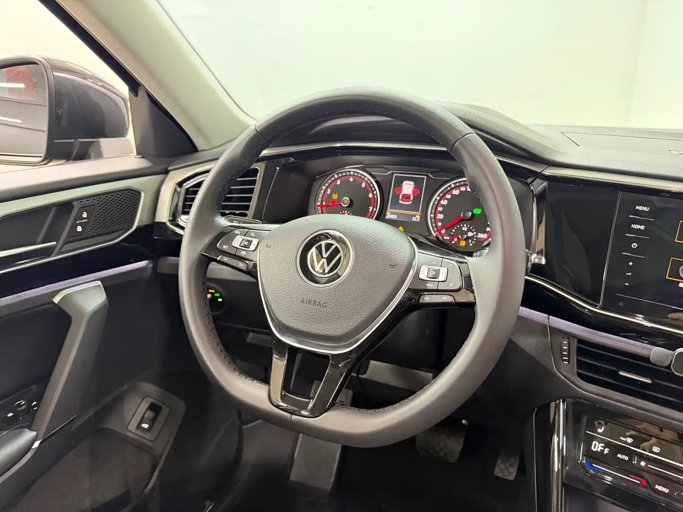 Volkswagen Tayron 2022 280TSI 2WD Luxury Smart Connect Edition фото 12