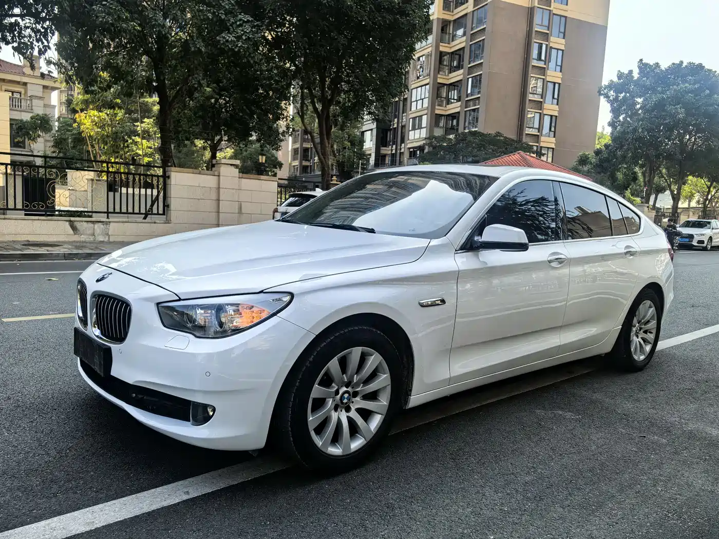 BMW 5 Series GT 2013 535i xDrive Luxury