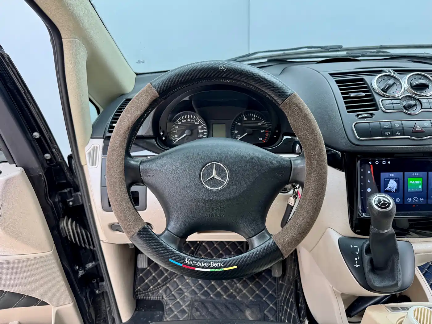 Mercedes-Benz Vito 2015 3.0L Elite фото 13