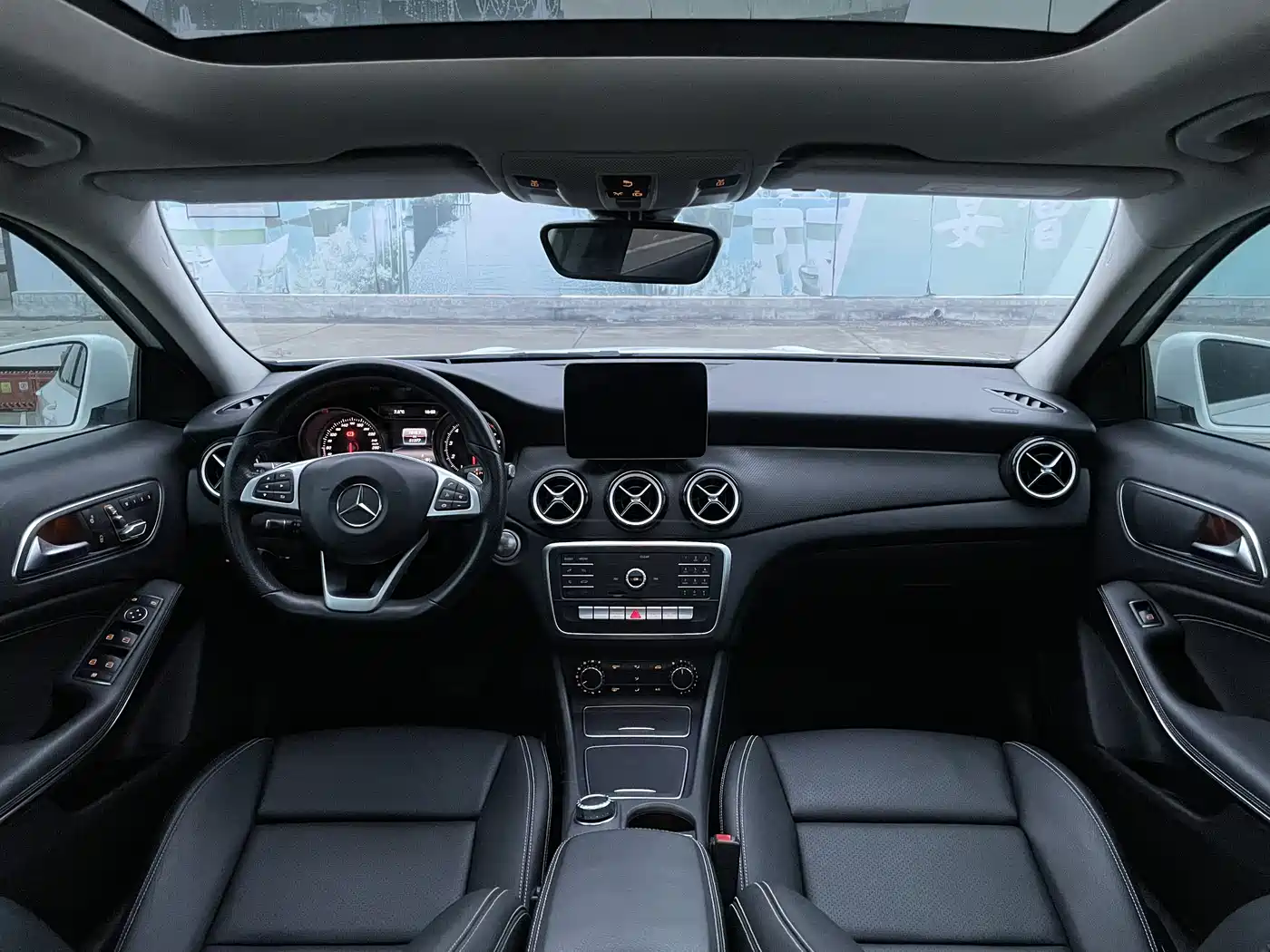 Mercedes-Benz GLA 2019 GLA 200 Dynamic фото 16