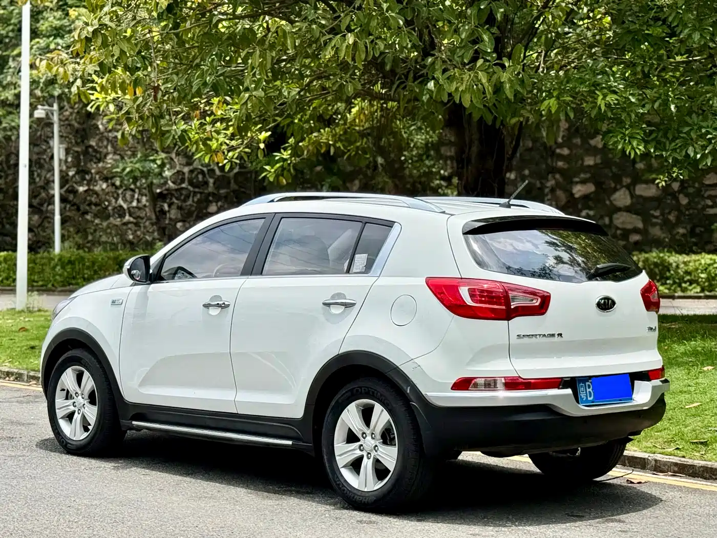 Kia Sportage 2014 2.0L Automatic 2WD GLS фото 3