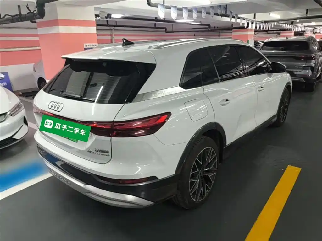 Audi Q5 e-tron 2022 40 e-tron Starlight Edition Brocade Package фото 7