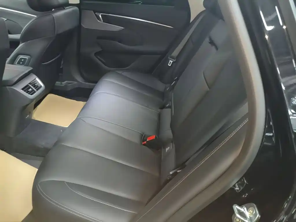 Photo 17 - Buick LaCrosse