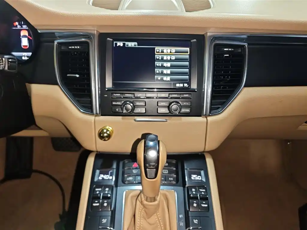 Porsche Macan 2014 Macan 2.0T фото 12