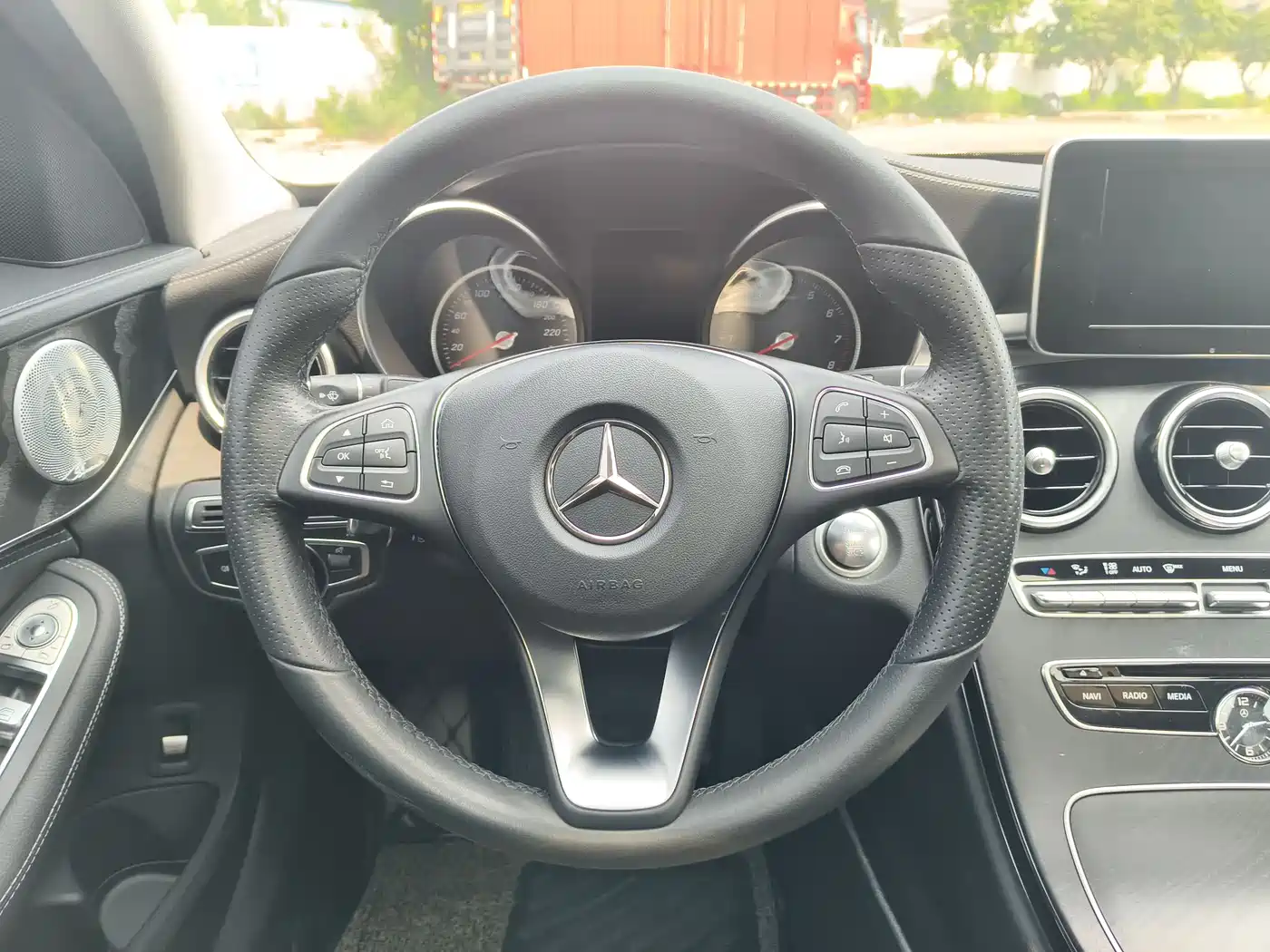 Mercedes-Benz C-Class 2017 C 200 L Sport фото 15