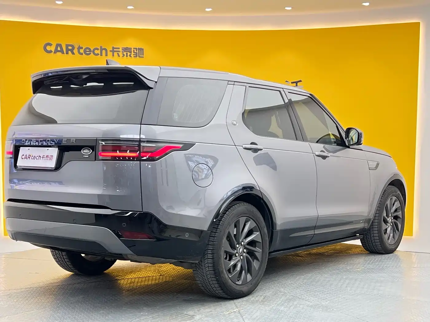 Land Rover Discovery 2021 360PS R-Dynamic S фото 34
