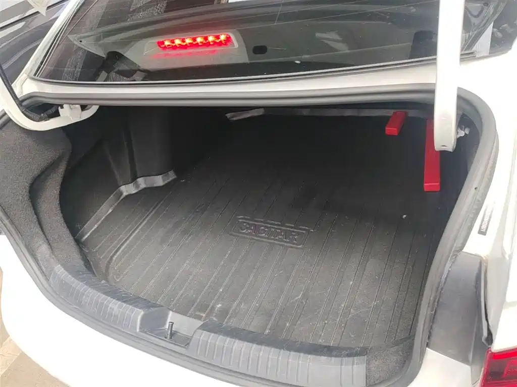 Volkswagen Sagitar 2021 280TSI DSG Surpassing Edition фото 19