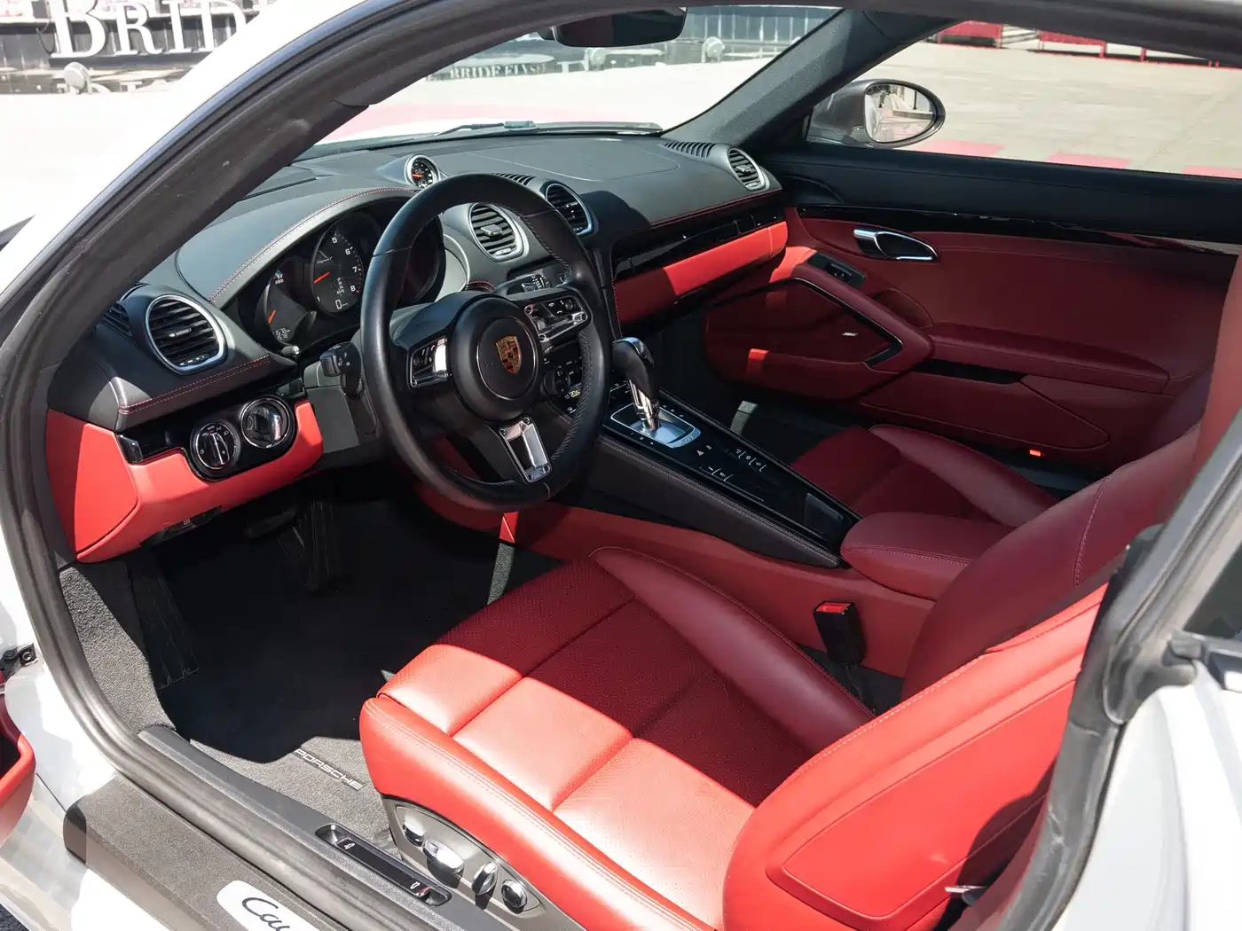 Porsche 718 2022 Cayman T 2.0T фото 10
