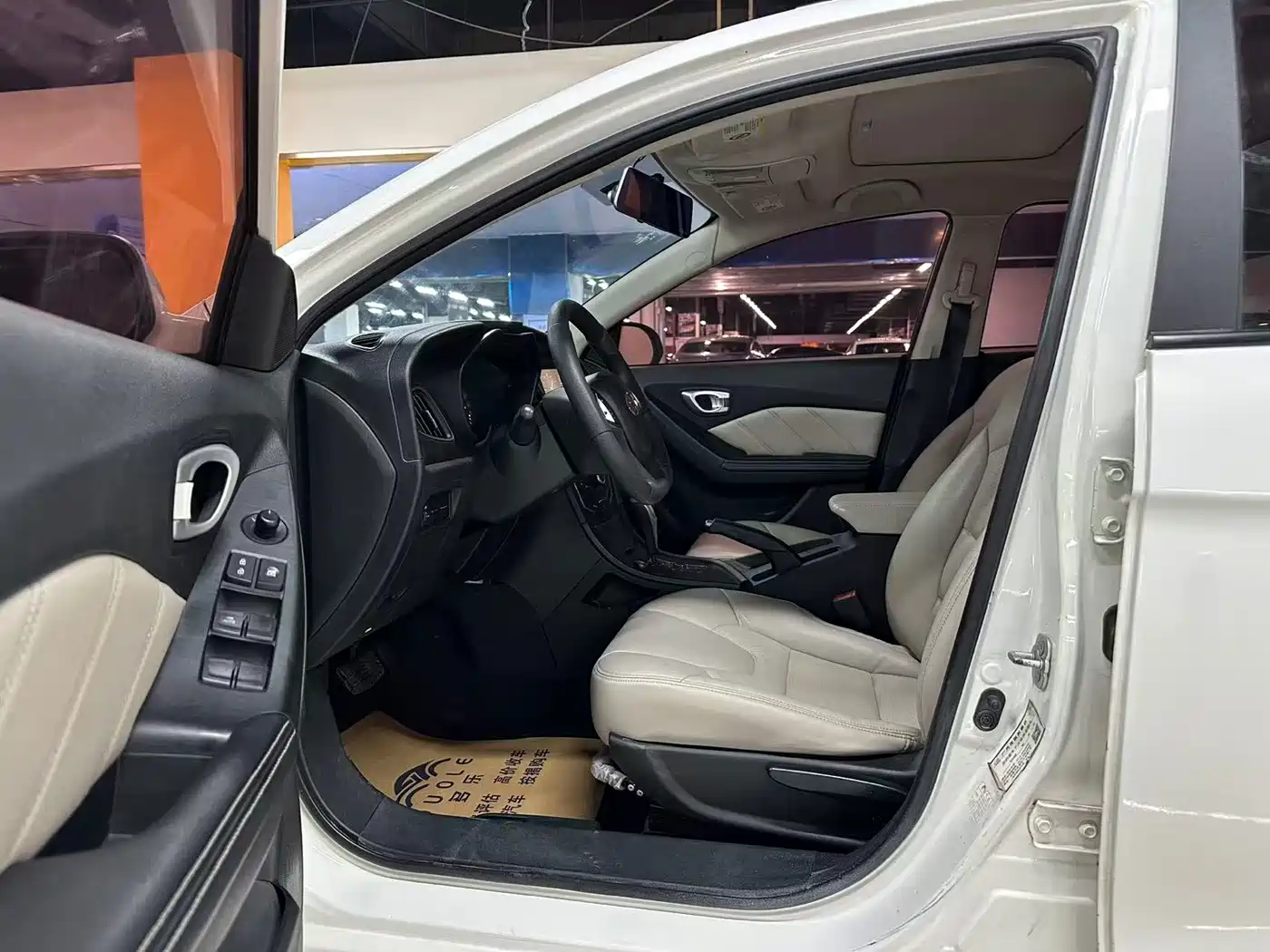 GAC Trumpchi Trumpchi GA3S Vision 2014 1.6L Automatic Luxury ESP Edition фото 5