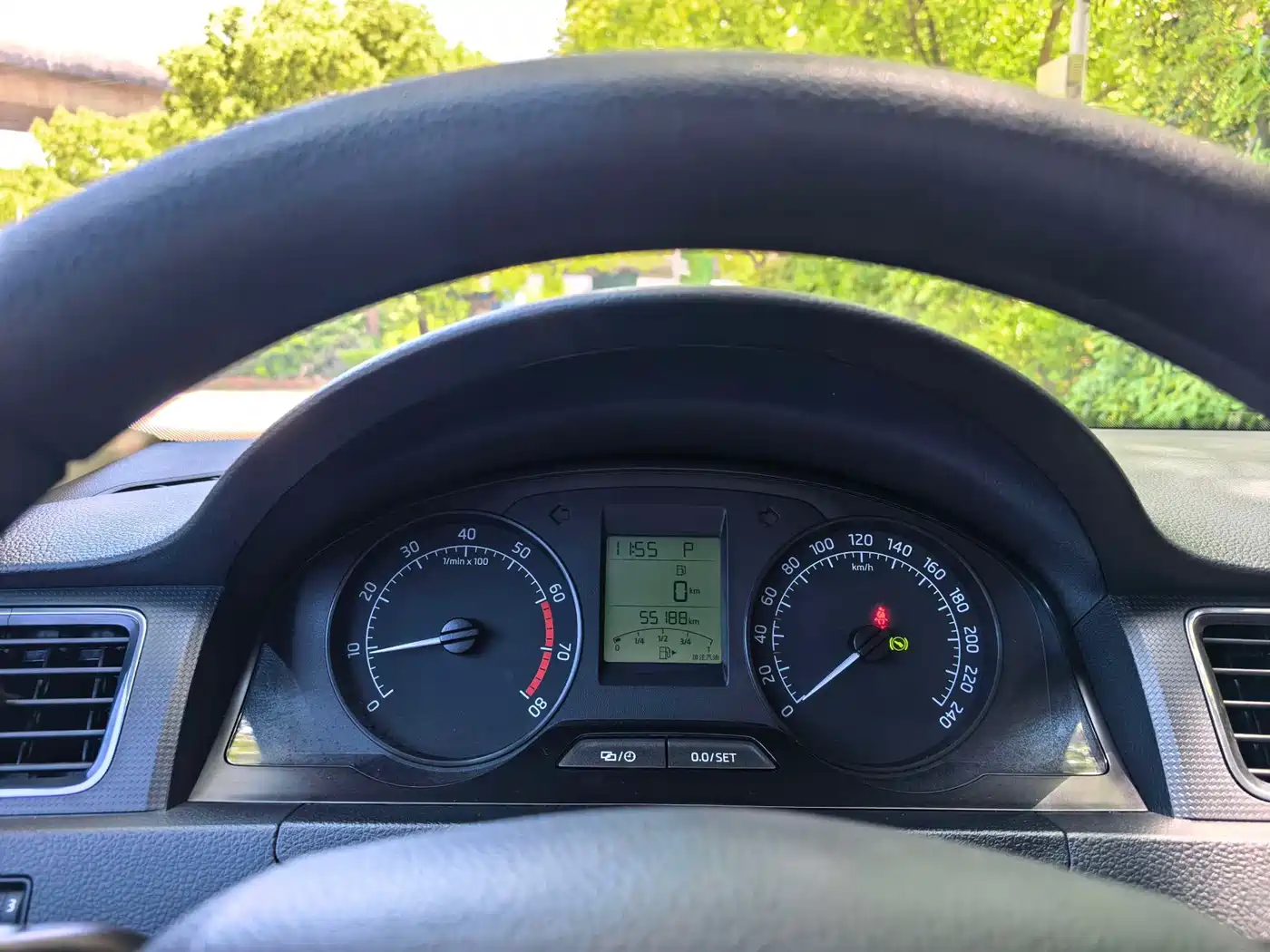 Škoda Rapid 2016 1.6L Automatic Pioneer Edition фото 6
