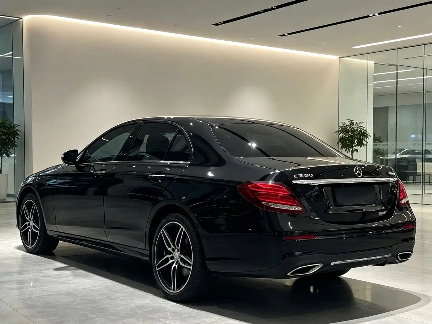 Фото 4 - Mercedes-Benz E-Class