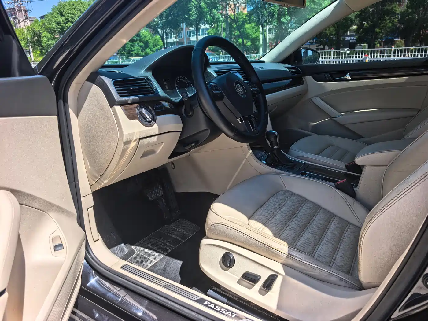 Volkswagen Passat 2015 1.8TSI DSG Prestige Edition фото 4