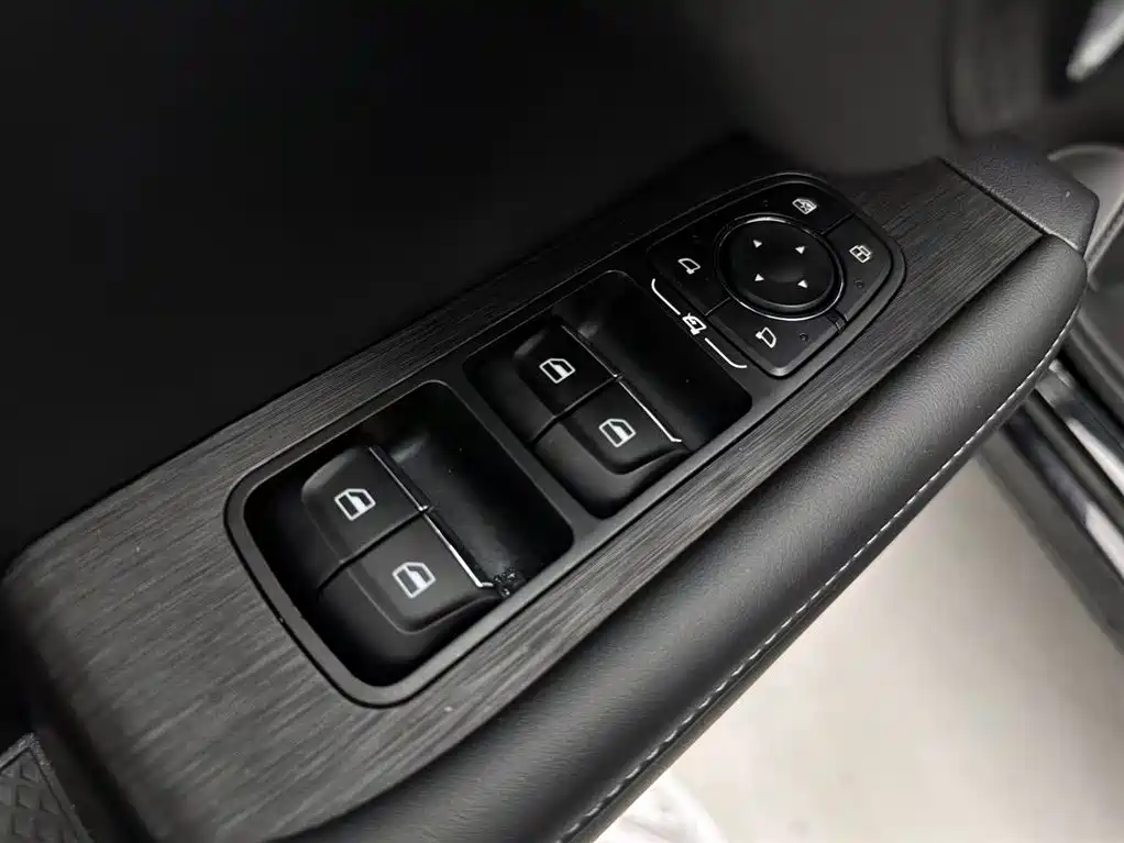 Haval Second-Generation Big Dog New Energy 2023 DHT-PHEV 105km Trendy Electric Edition Plus фото 24