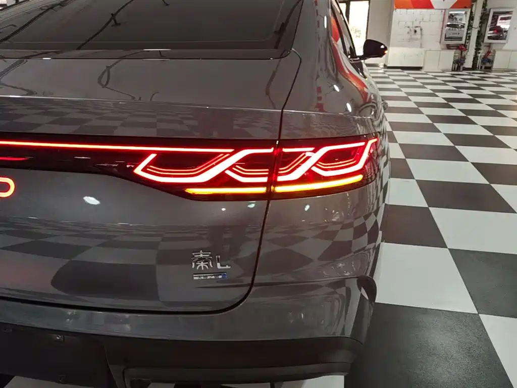 BYD Qin L 2025 DM-i Smart Drive Edition 80KM Leading фото 24