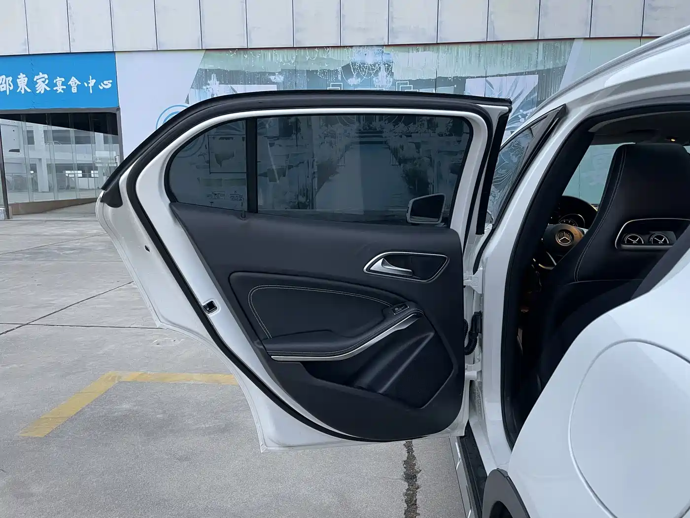 Mercedes-Benz GLA 2019 GLA 200 Dynamic фото 14