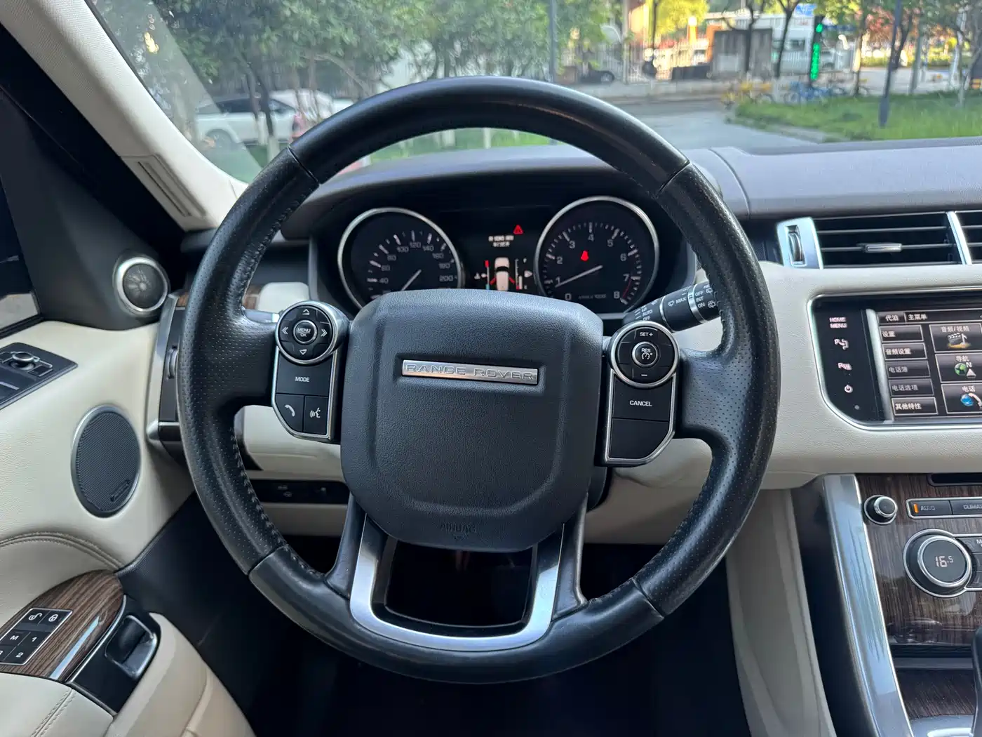 Land Rover Range Rover Sport 2014 3.0 SC V6 HSE фото 10