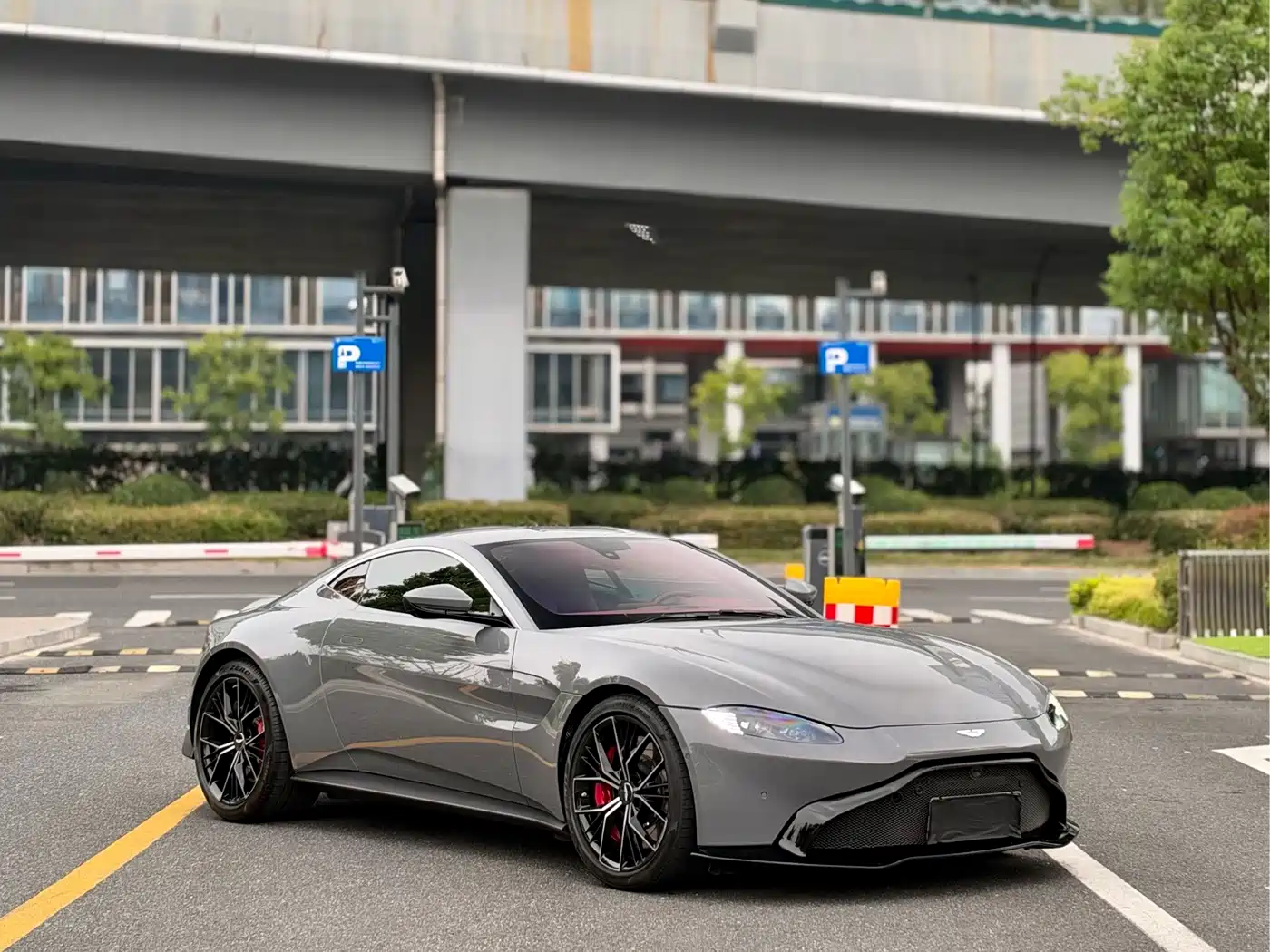 2023 Aston Martin Vantage