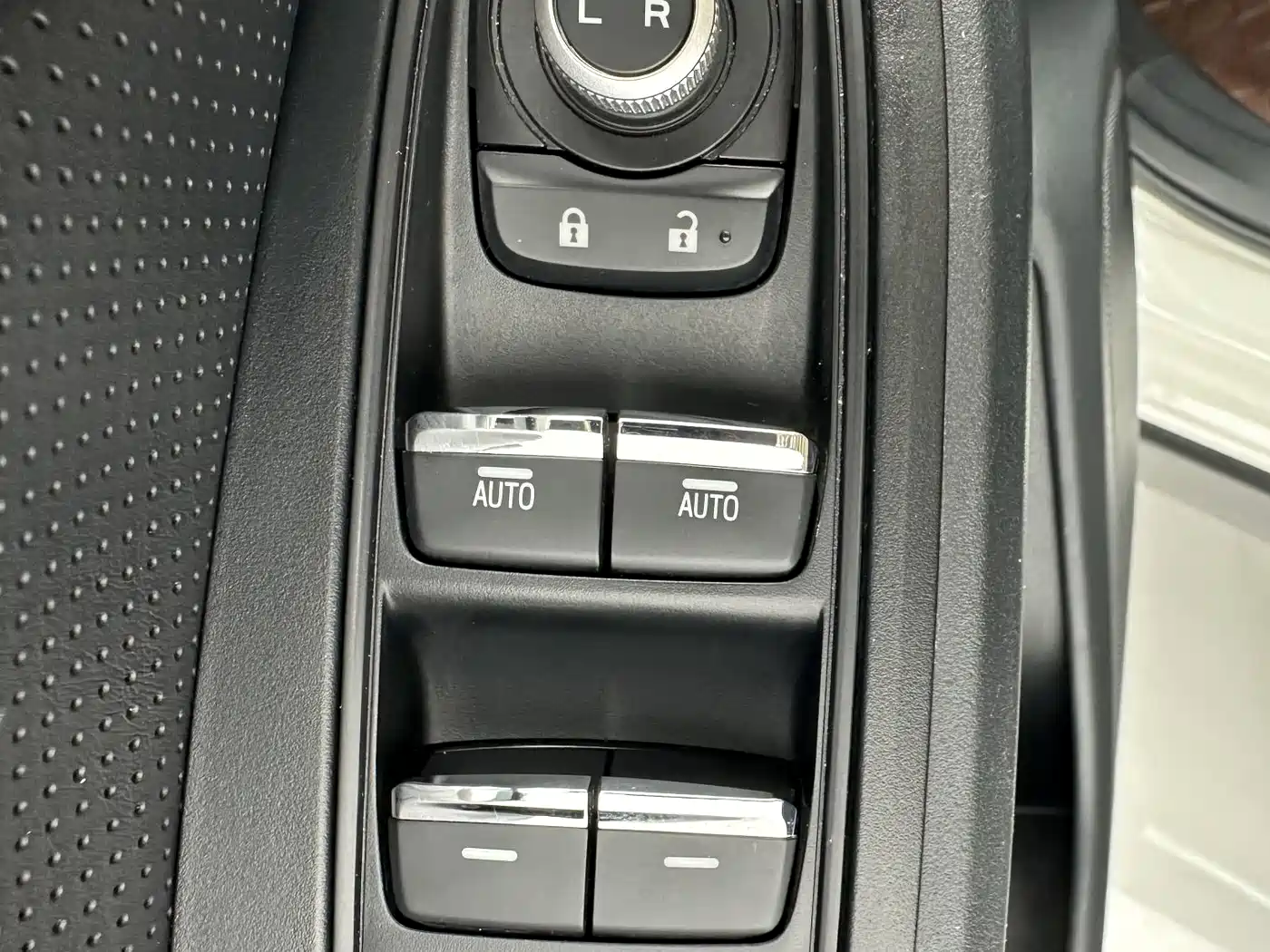 Subaru XV 2022 2.0i AWD Luxury Edition with EyeSight фото 12