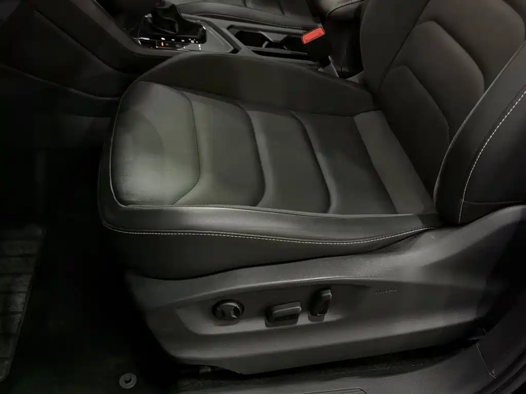 Volkswagen Tiguan L 2021 330TSI Automatic 2WD Smart фото 20