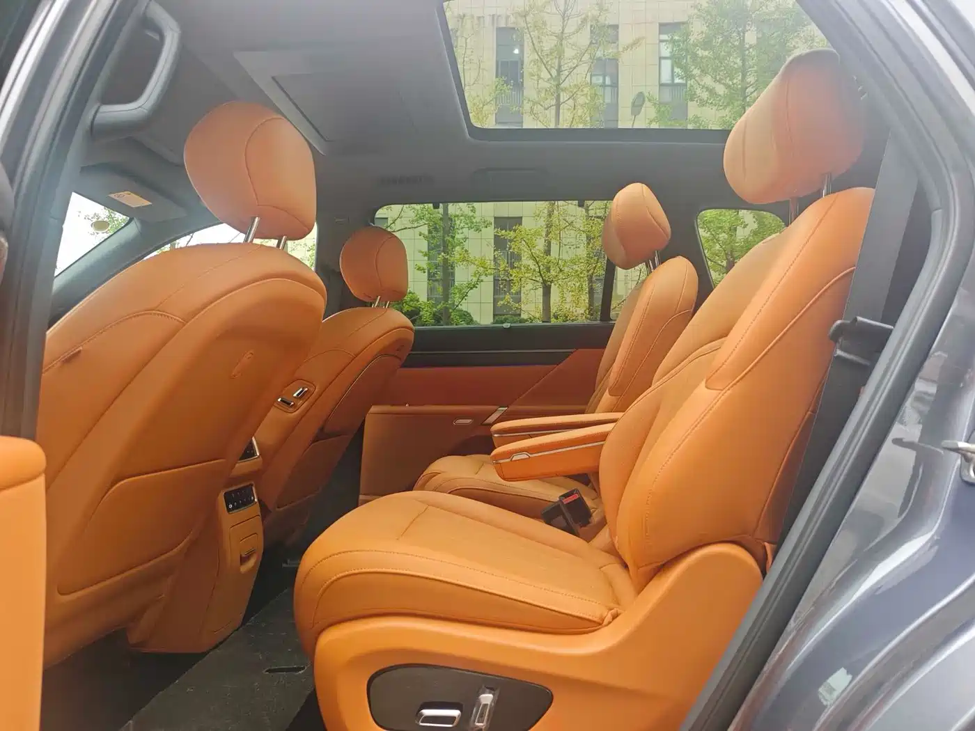 Dongfeng Yipai eπ008 2025 2026 6-seater Pure Electric Family Edition