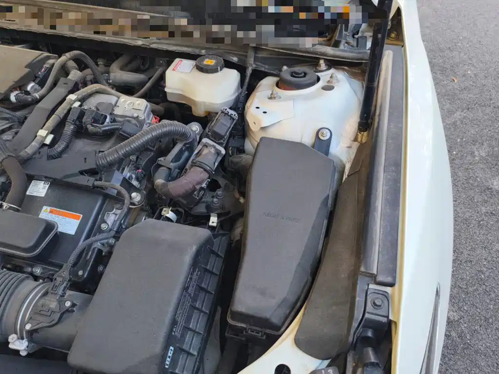Фото 21 - Toyota Camry