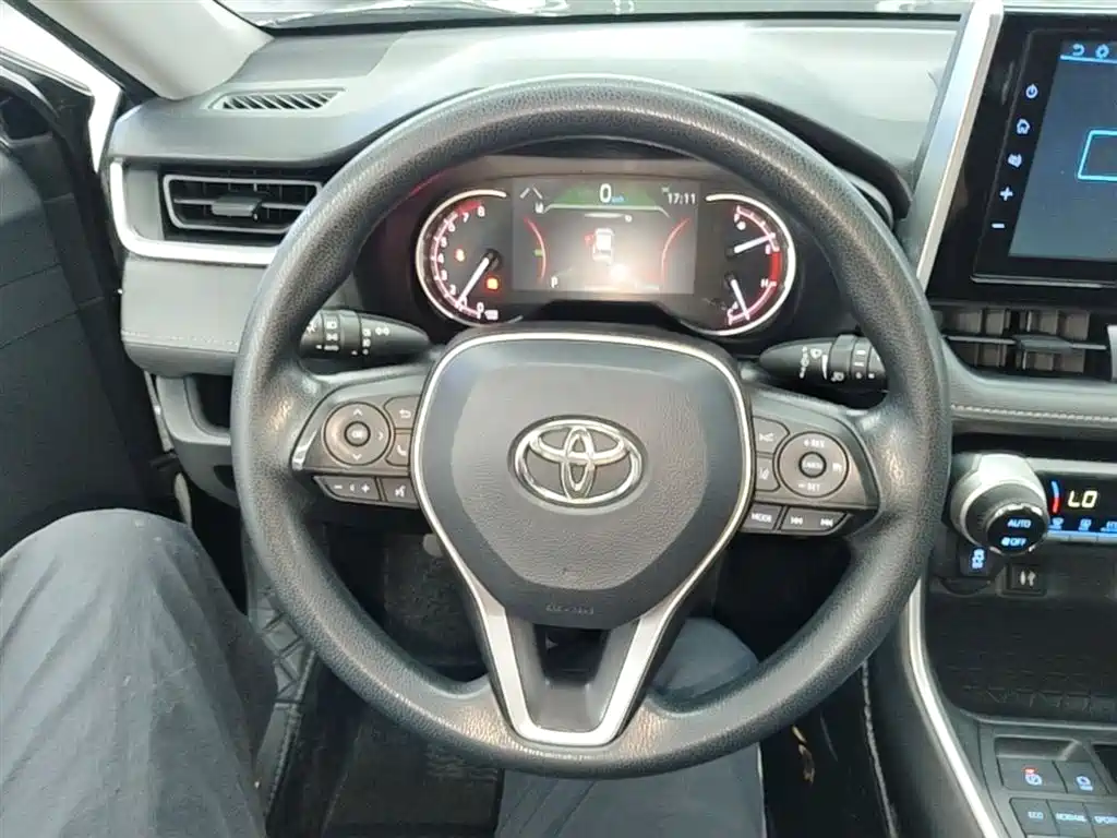 Toyota RAV4 Rongfang 2020 2.0L CVT 2WD Trend Edition фото 11