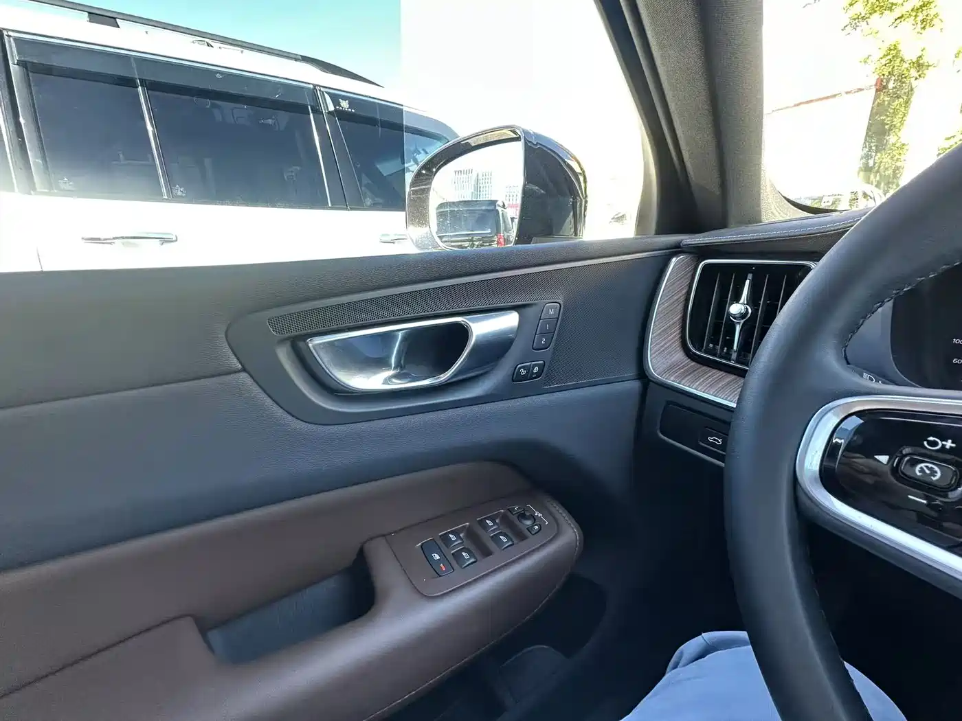 Volvo XC60 2025 2025 B5 AWD Smart Elite Luxury Edition