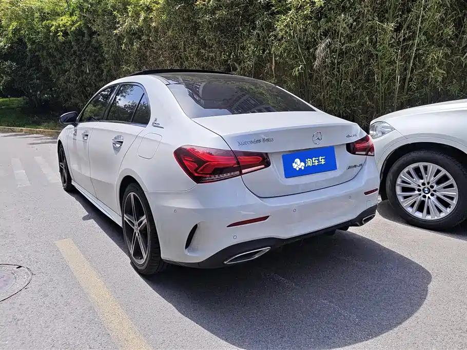 Mercedes-Benz A-Class 2019 A 220 L 4MATIC Sports Sedan фото 3