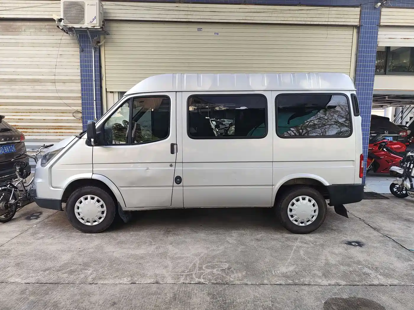 Jiangling Tesun 2019 2019 2.8T Commercial Short Wheelbase Medium Roof 6-Seater China VI JX493