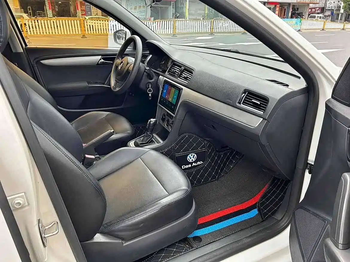 Volkswagen Lavida 2013 Facelift Classic 1.6L Automatic Trend фото 6