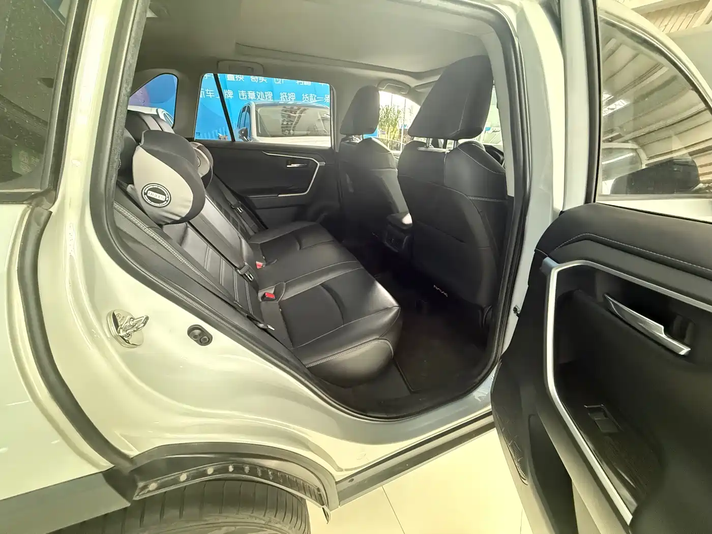 Toyota RAV4 Rongfang 2020 2.0L CVT 2WD Prestige Edition фото 14