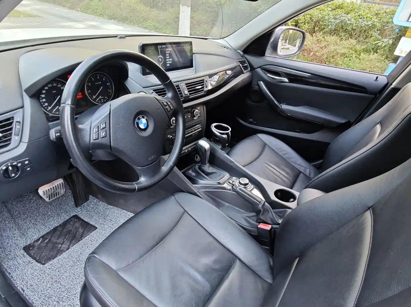 BMW X1 (Import) 2010 xDrive25i фото 15