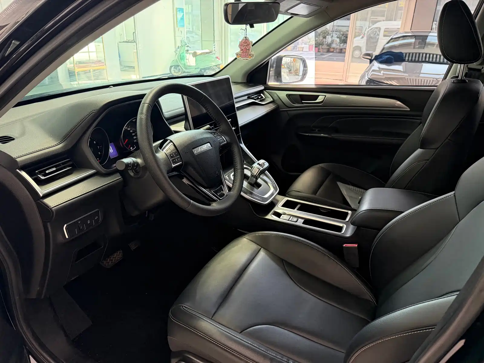 Фото 6 - Haval M6