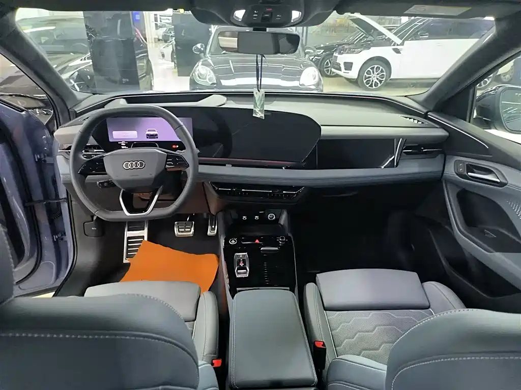 Audi Q6L e-tron 2025 Model Pioneer Edition фото 10