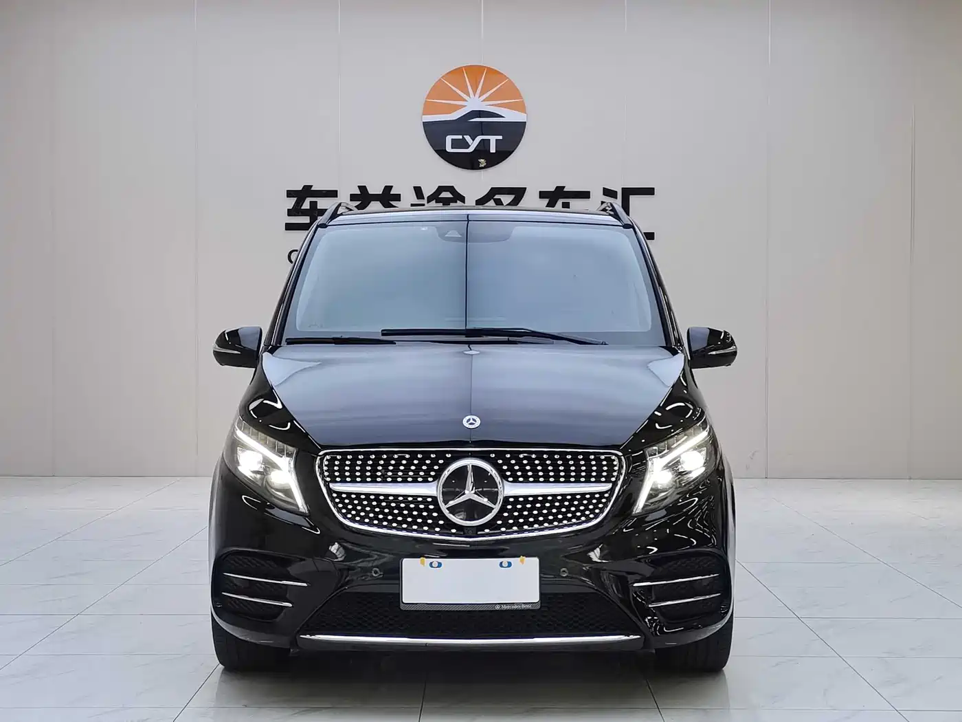 Mercedes-Benz V-Class 2022 V 260 L Long Wheelbase Luxury Edition фото 2