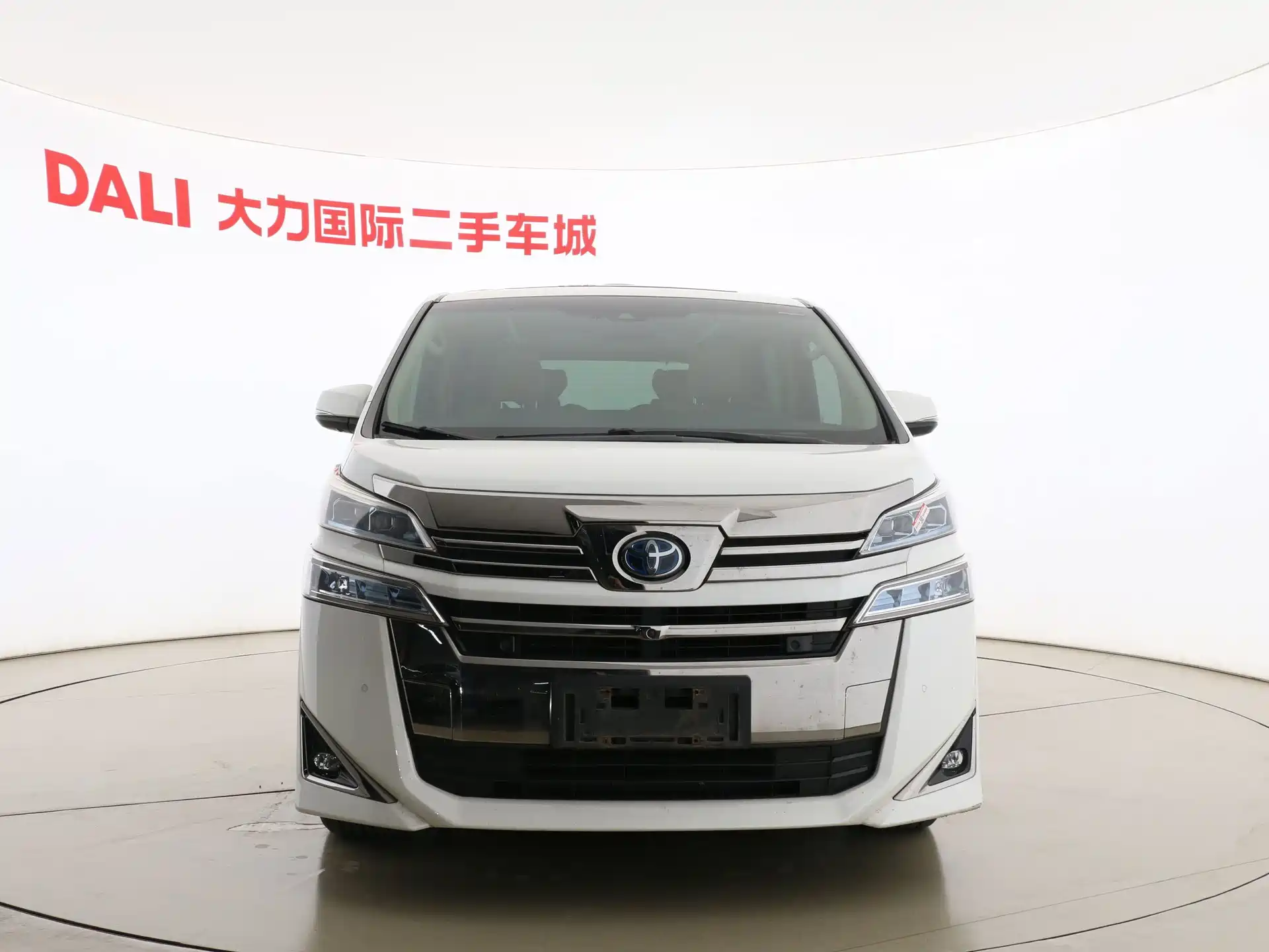 Фото 2 - Toyota Vellfire